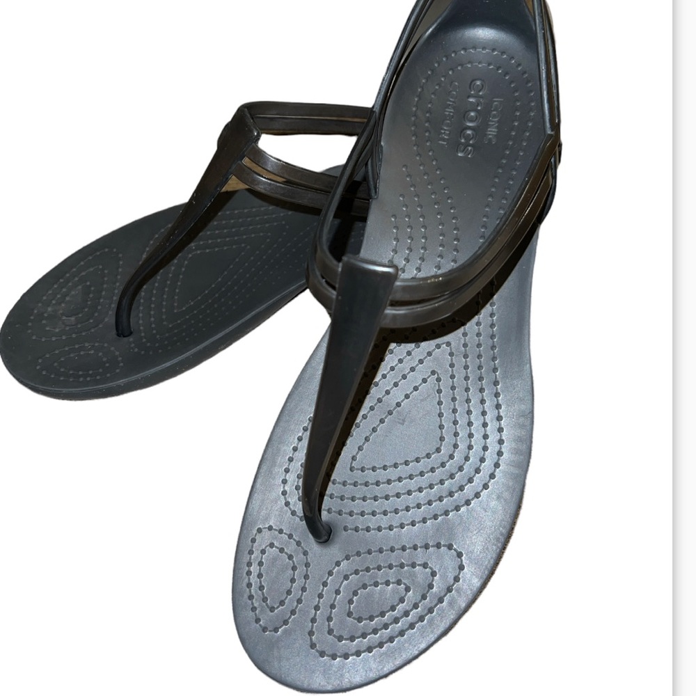 CROCS Women’s Isabella T Strap Iconic Comfort Sandals